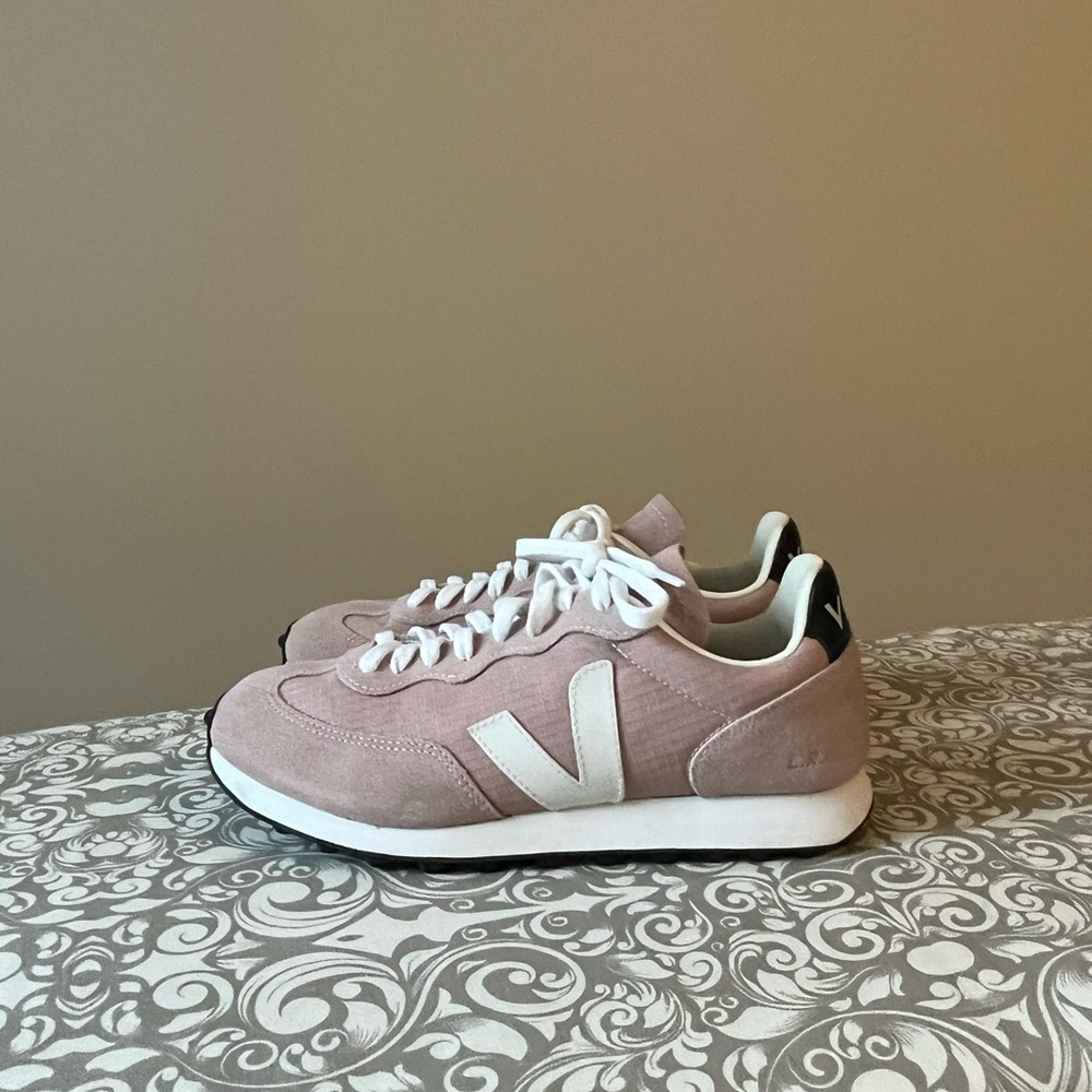 Veja Babe White Rio Branco Sneakers with Box